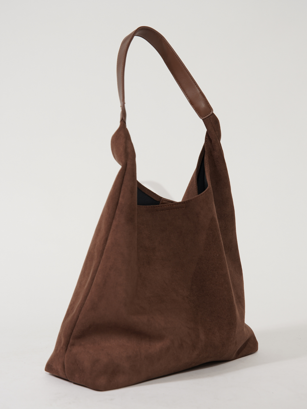 Timeless Leather Tote for Everyday Essentials