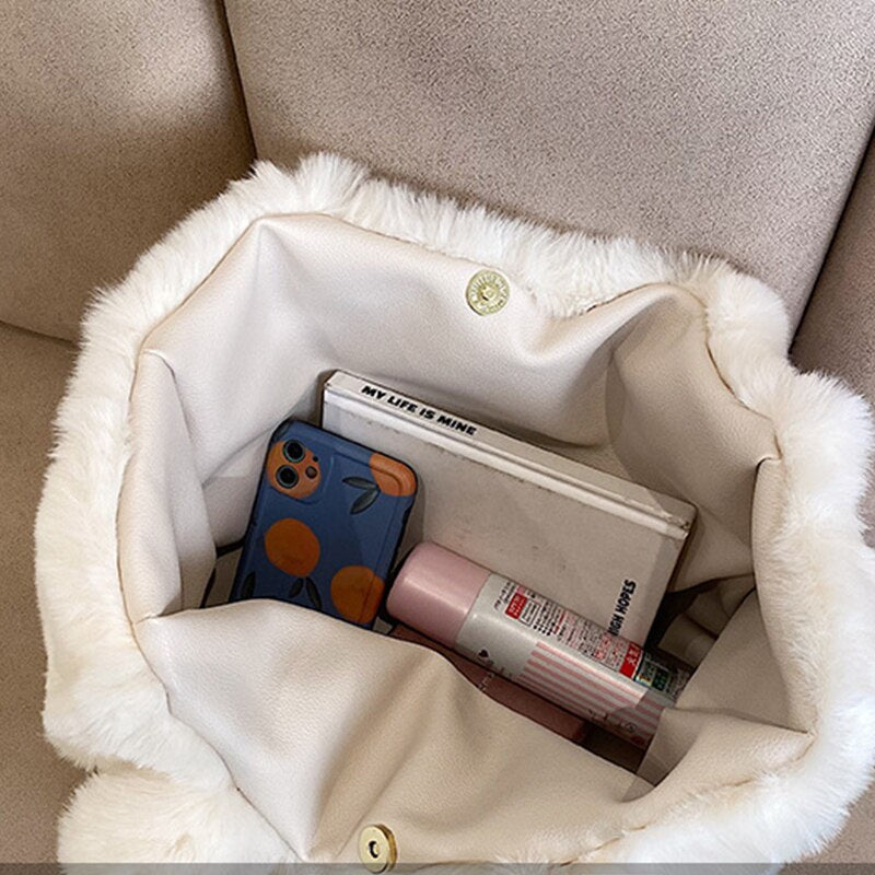 Dante Plush Handbag: Essential Stylish Winter Accessory for Women